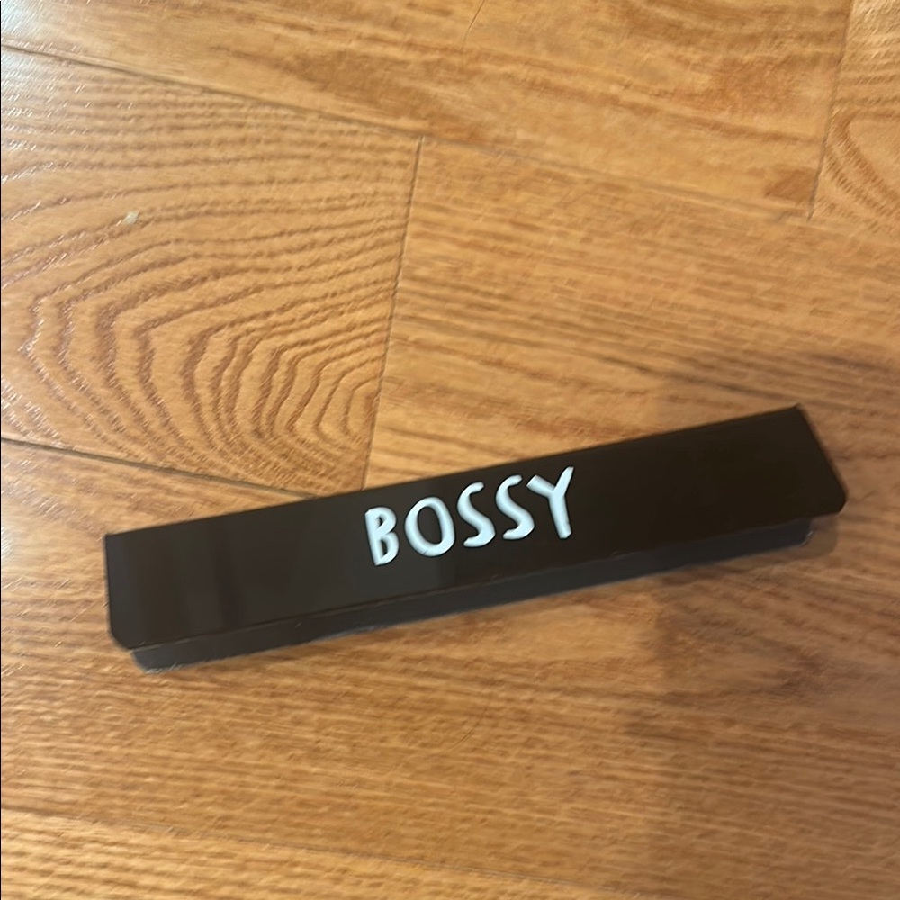 Boss‎ Black Nameplate